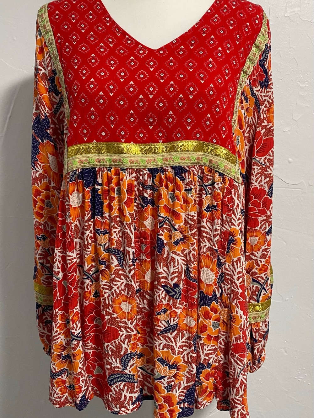 Cynthia Rowley Red Floral V-Neck Long Sleeve Top with Orange Accents